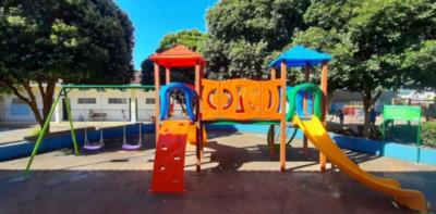 Pré-Escolas municipais de Guaxupé recebem playgrounds