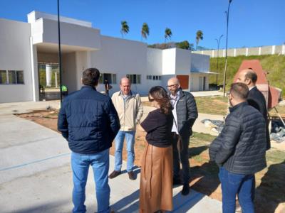 Prefeito e Secretários visitam obra da EMEI Santa Rita de Cássia - Vila Campanha