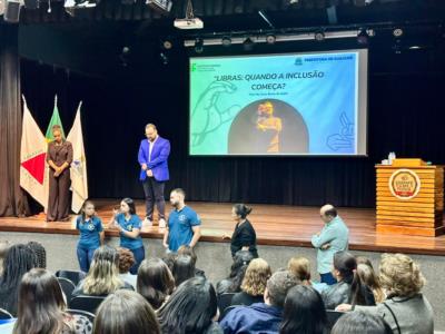 PREFEITURA VIABILIZA FORMAÇÃO EM EDUCAÇÃO INCLUSIVA COM FOCO NA COMUNIDADE SURDA