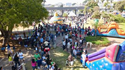 PREFEITURA DE GUAXUPÉ REALIZA ENTREGA DE UNIFORMES ESCOLARES PARA ALUNOS DA REDE MUNICIPAL