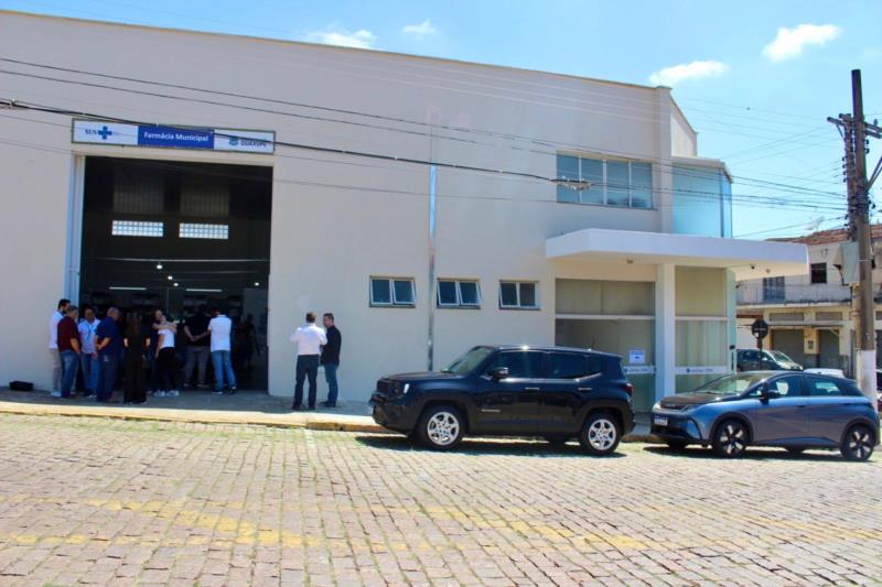 FARMÁCIA MUNICIPAL CENTRAL: AGORA EM NOVO ESPAÇO MAIS MODERNO E ACOLHEDOR
