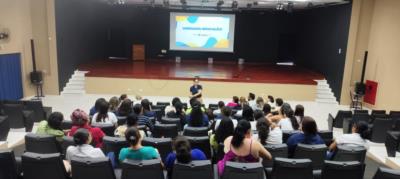 EM DIA DE FORMAÇÃO DA EDUCAÇÃO, PREFEITO ANUNCIA ENVIO DE PROJETO À CAMARA QUE PREVÊ AUMENTO SALARIAL