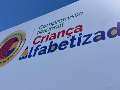 GUAXUPÉ RECEBE  SELO OURO DA EDUCAÇÃO  EM BRASÍLIA.