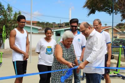 PREFEITURA DE GUAXUPÉ ENTREGA MAIS UMA ACADEMIA AO AR LIVRE NA VILA CONCEIÇÃO