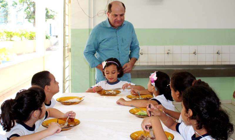 MAIS DE 09 MIL REFEIÇÕES SÃO SERVIDAS DIARIAMENTE NAS ESCOLAS PELA PREFEITURA DE GUAXUPÉ