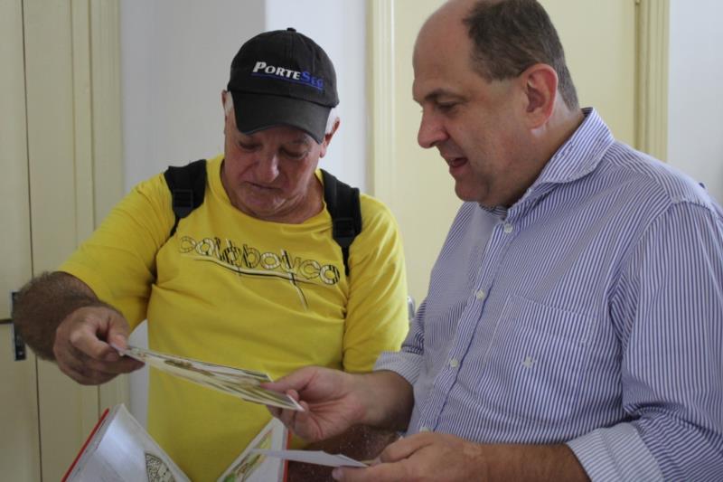 PREFEITO JARBINHAS RECEBE SR. ANTONIO: ROMEIRO QUE SAIU A PÉ DE RONDÔNIA PARA CUMPRIR PROMESSA EM APARECIDA/SP